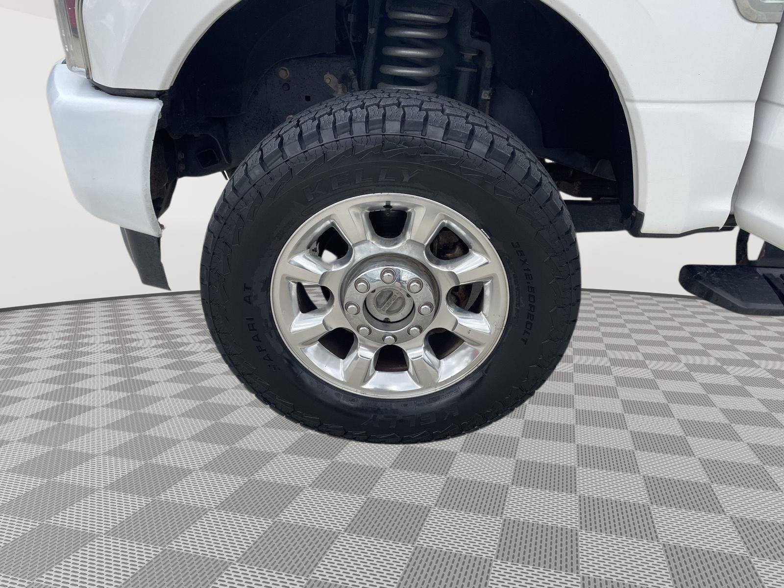 Vehicle photo 10