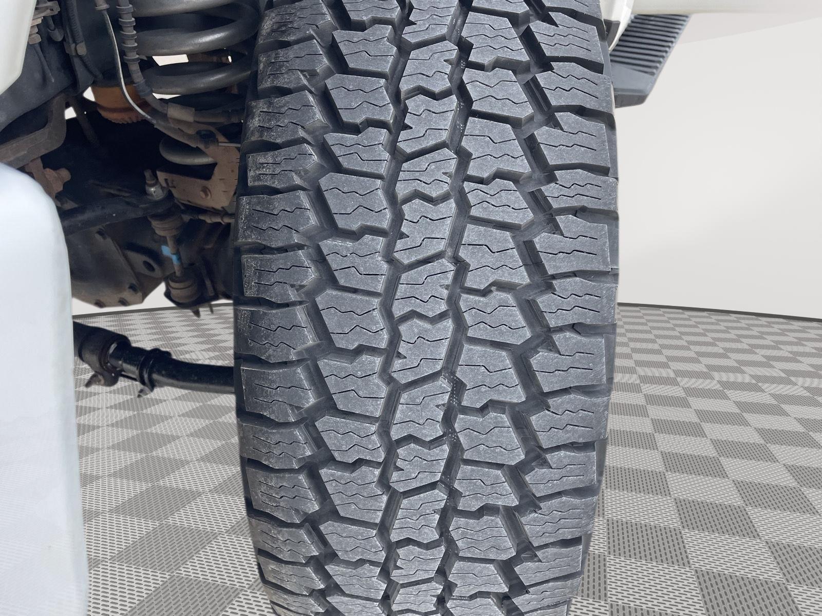 Vehicle photo 11