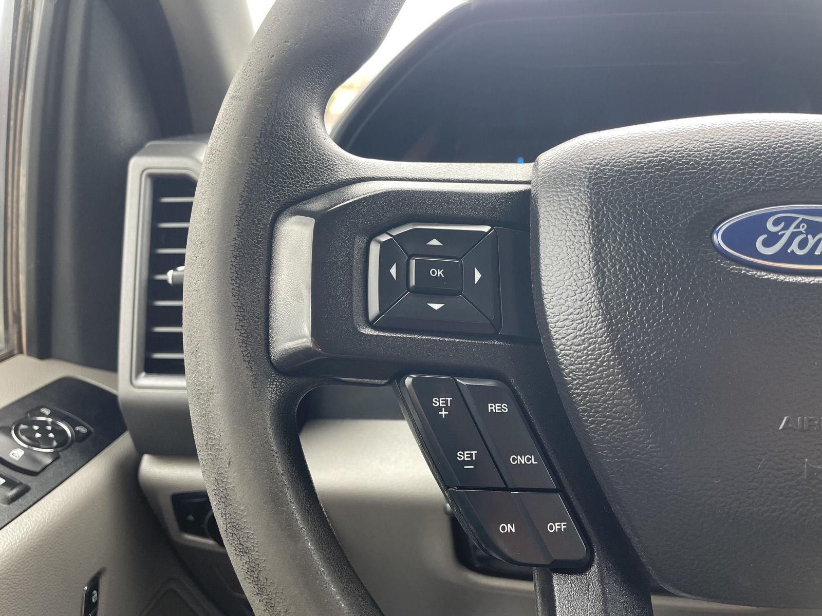 Vehicle photo 13