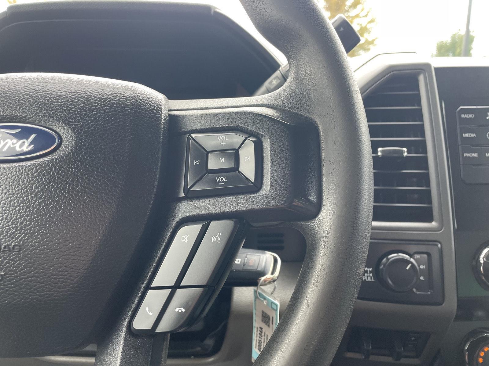 Vehicle photo 14