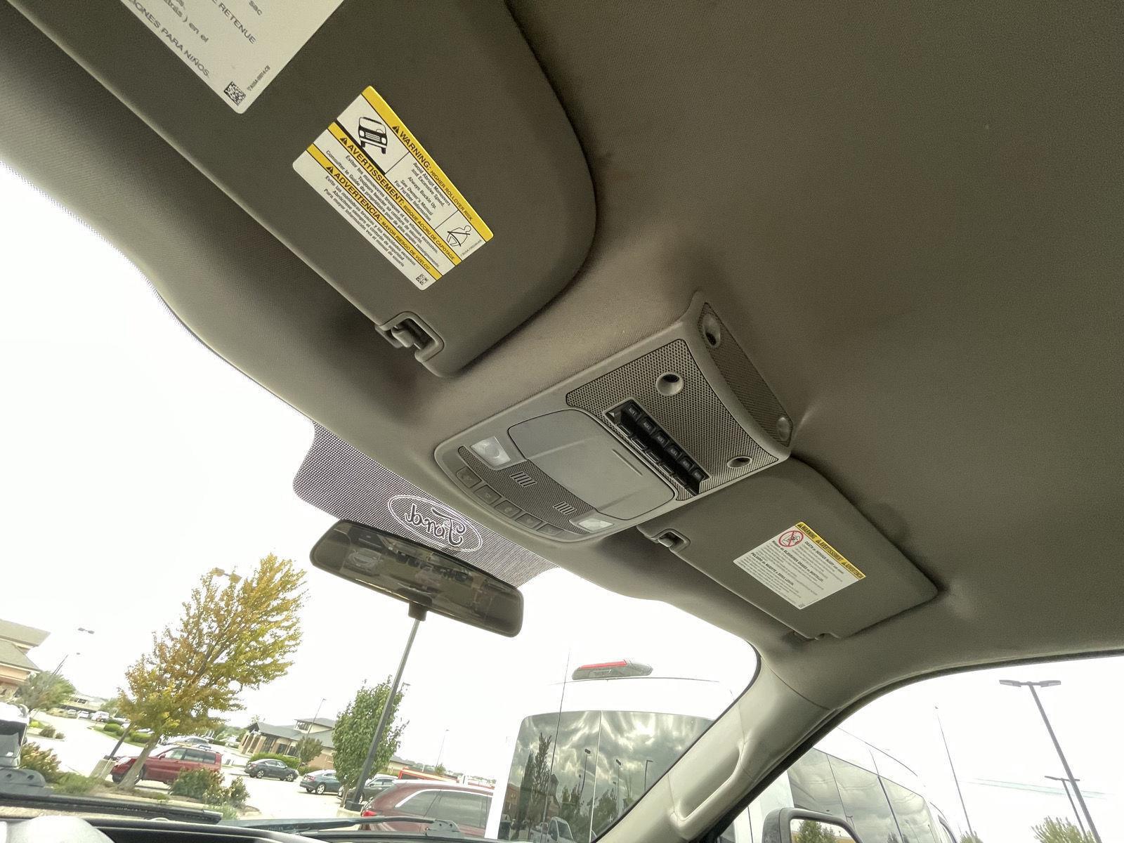 Vehicle photo 21