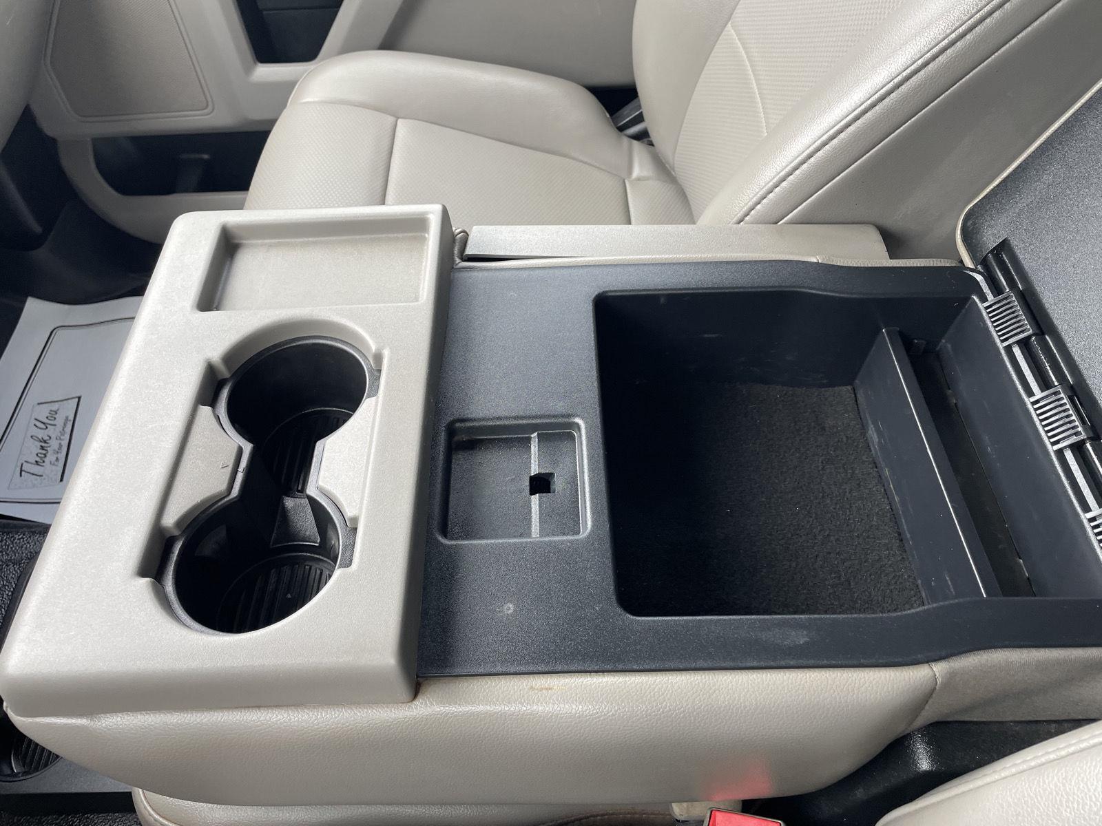 Vehicle photo 31