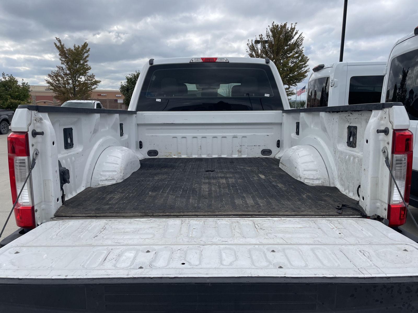 Vehicle photo 34