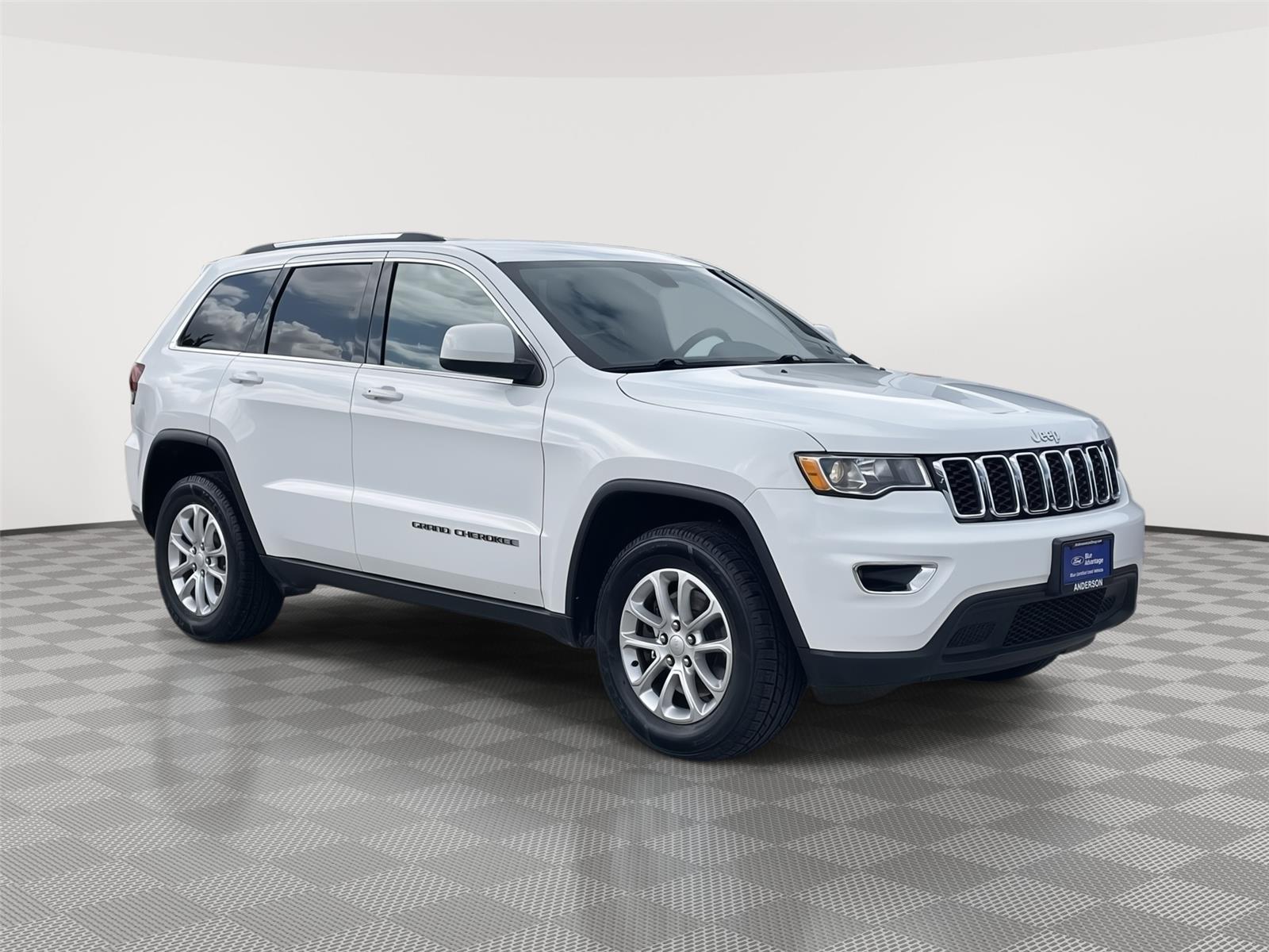 Vehicle photo 5