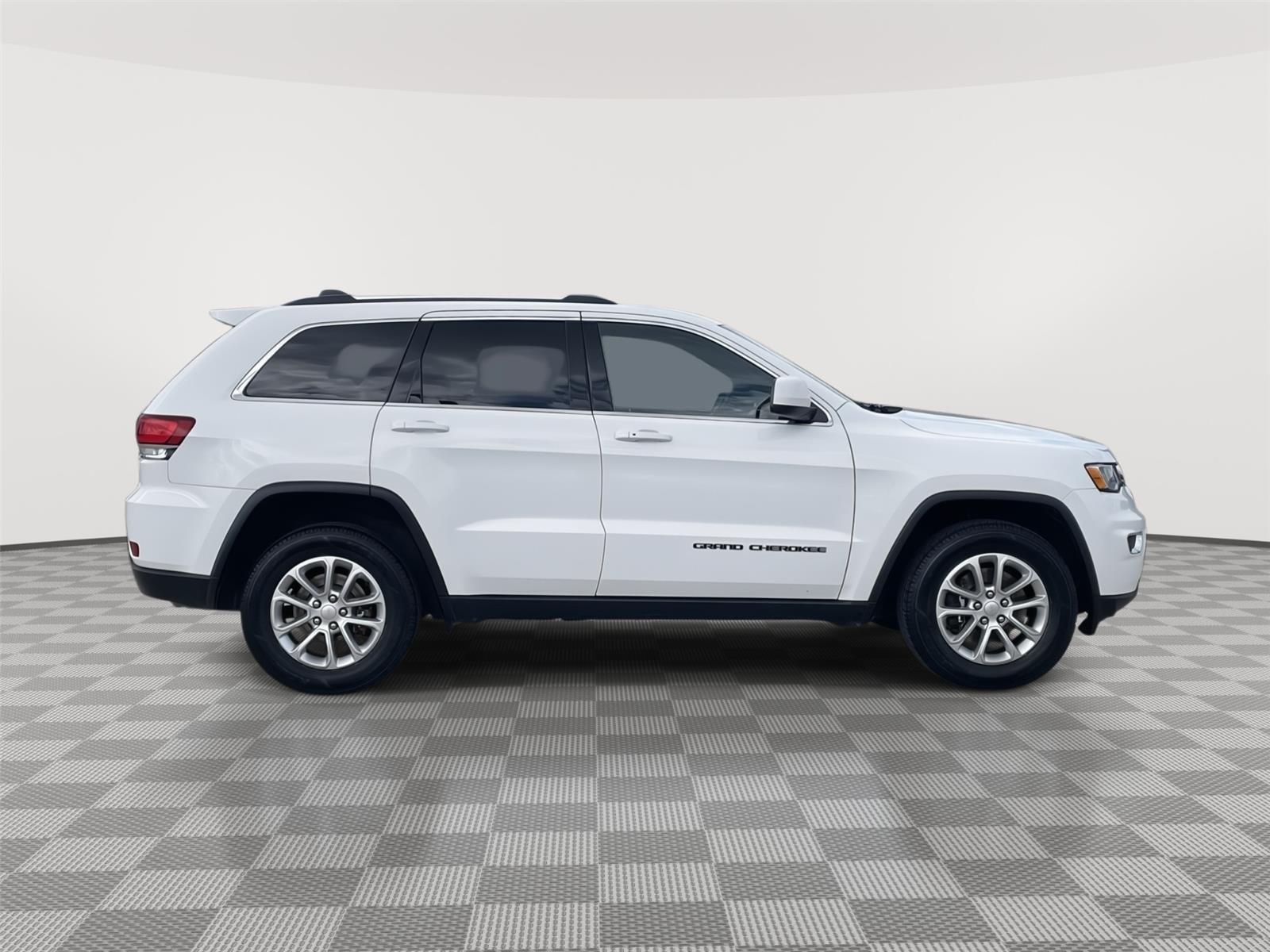 Vehicle photo 6