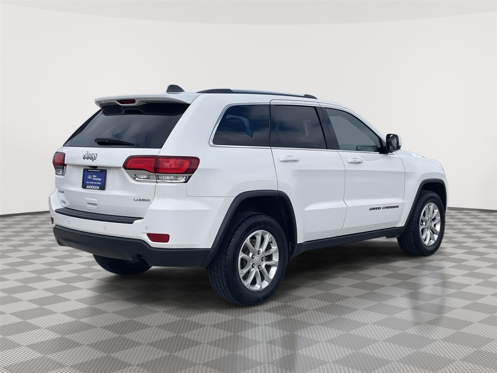 Vehicle photo 7
