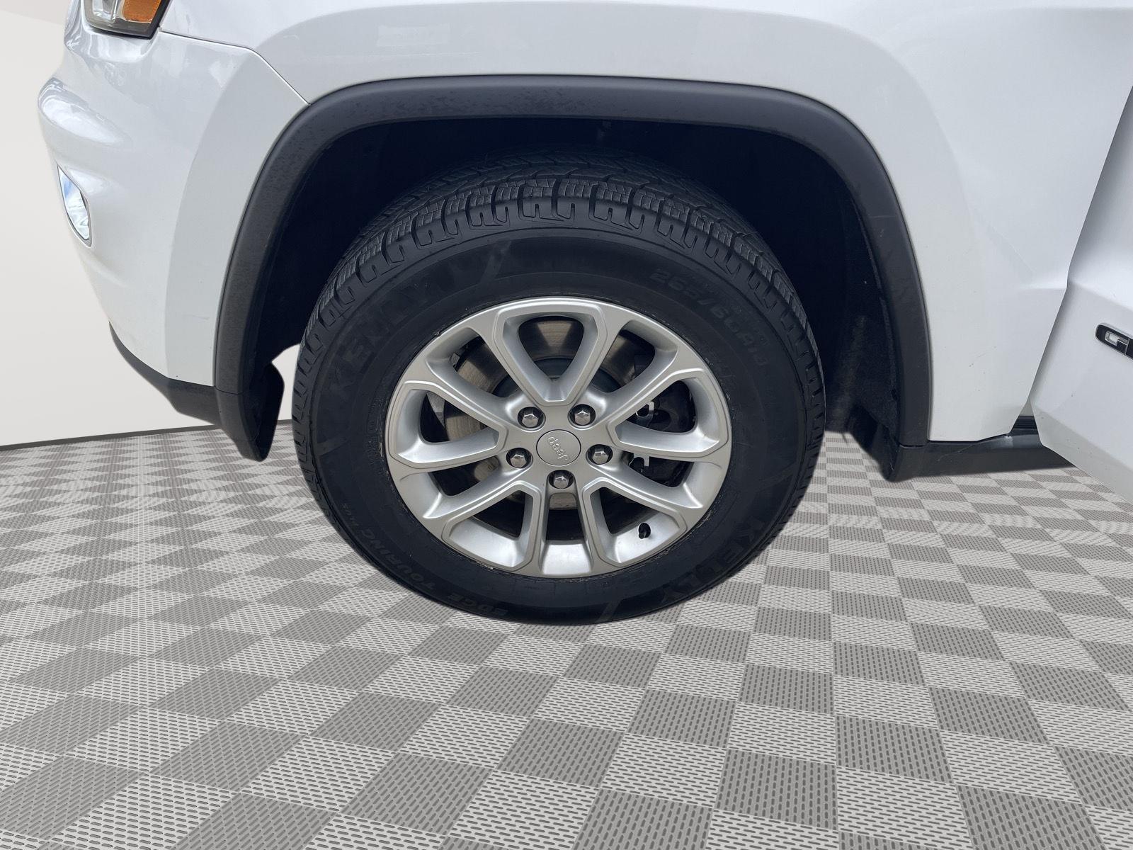 Vehicle photo 10