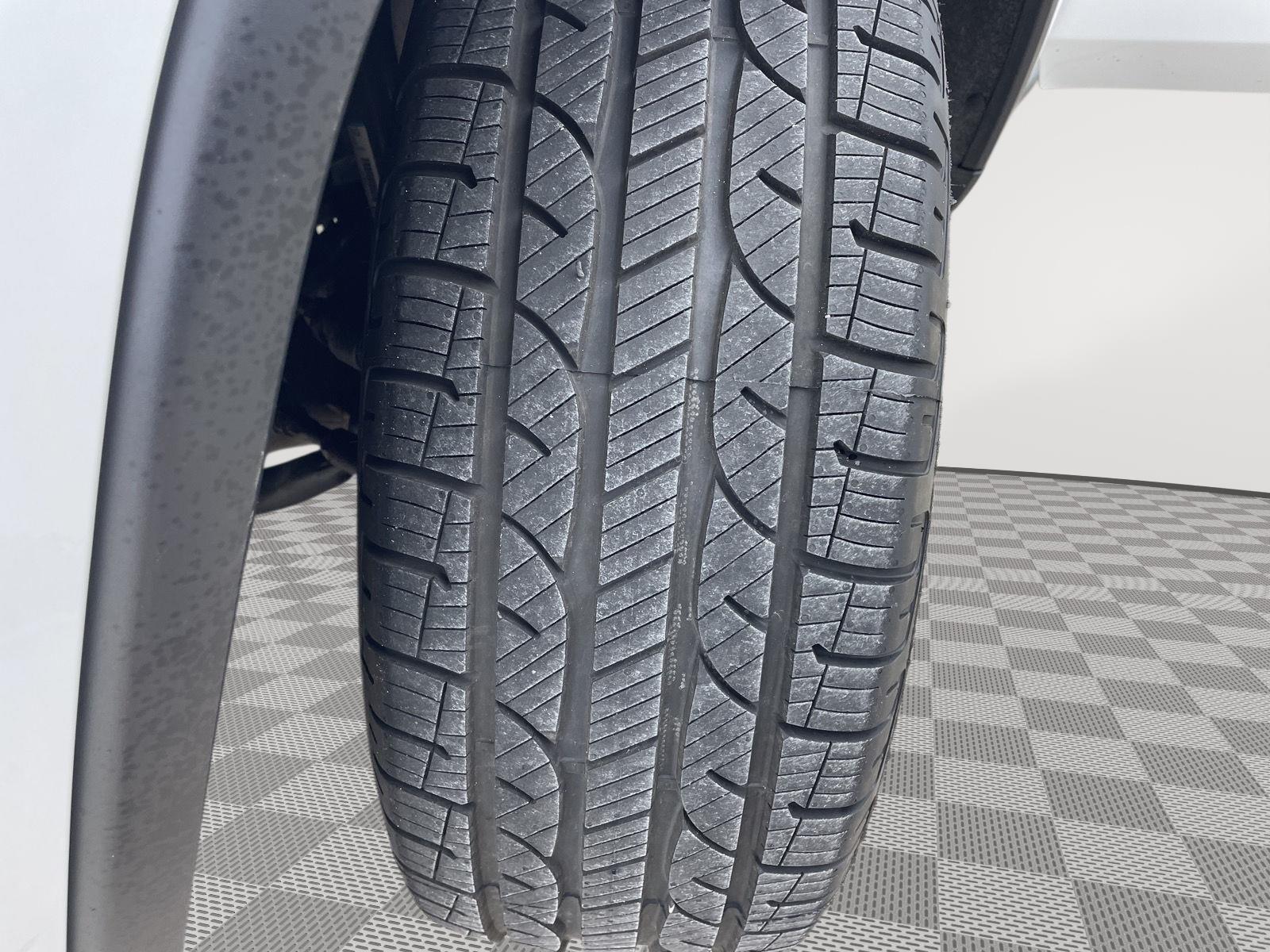 Vehicle photo 11