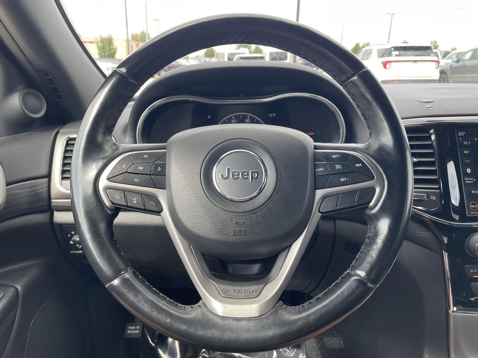 Vehicle photo 12