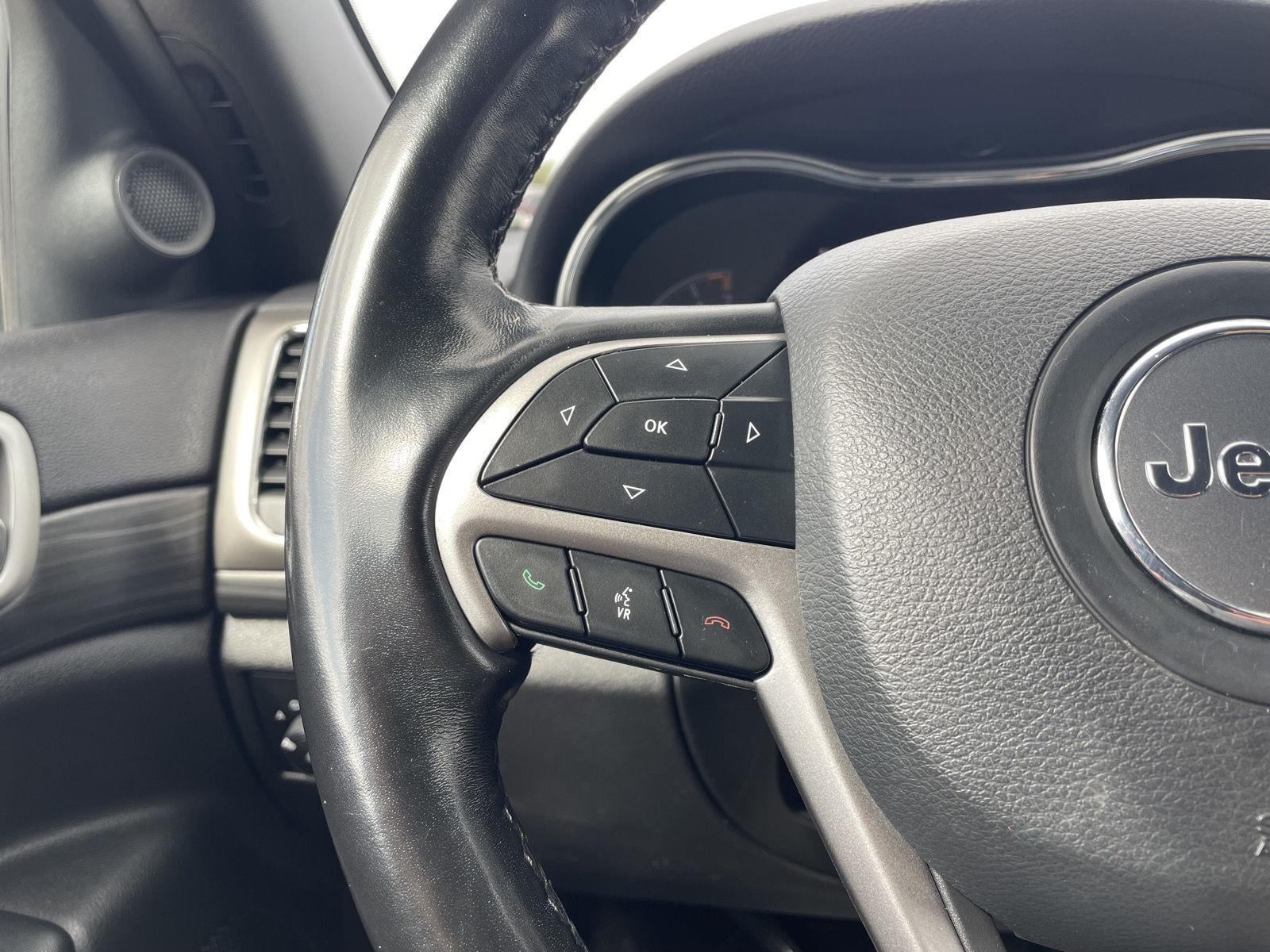 Vehicle photo 13