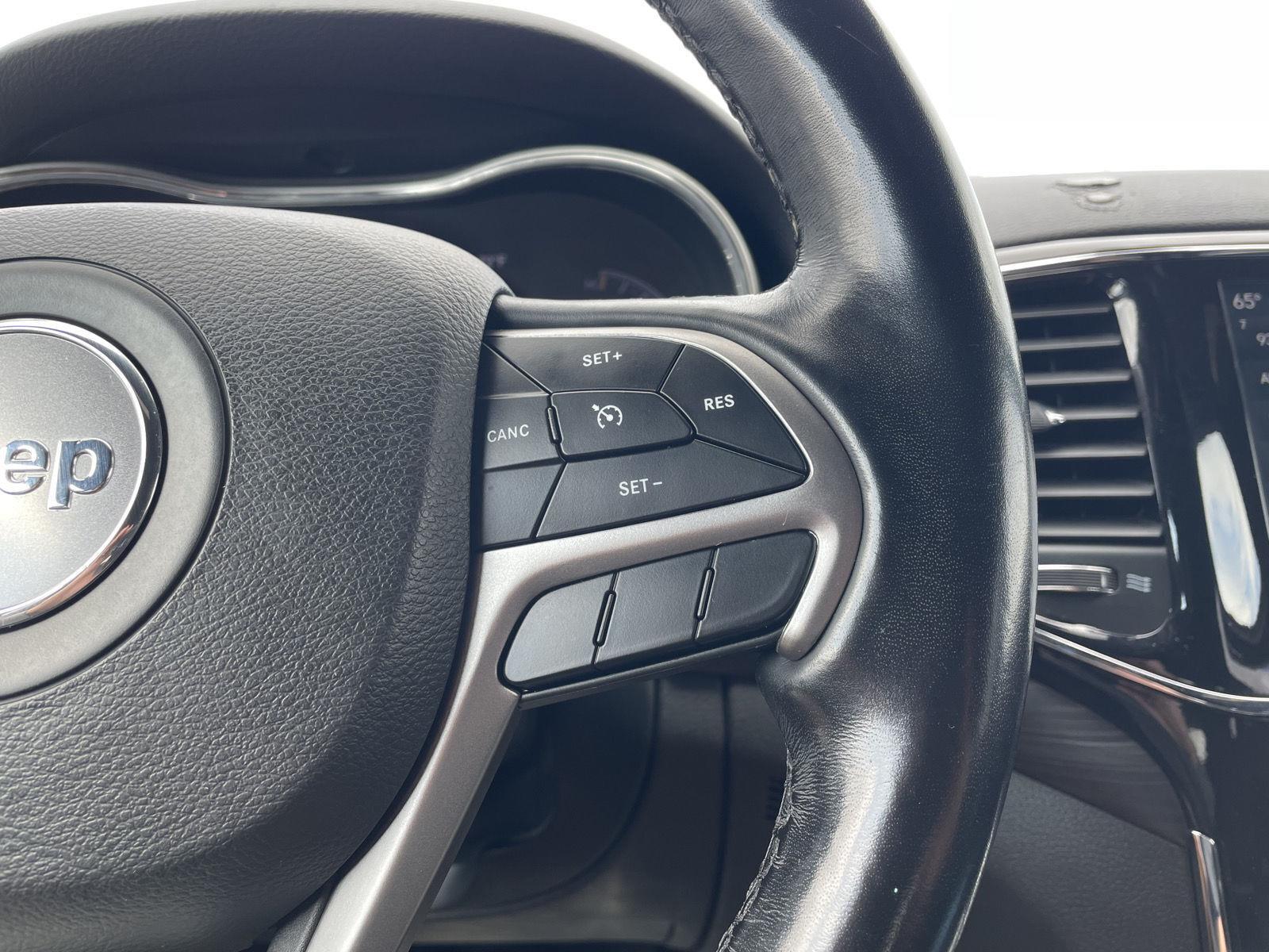 Vehicle photo 14