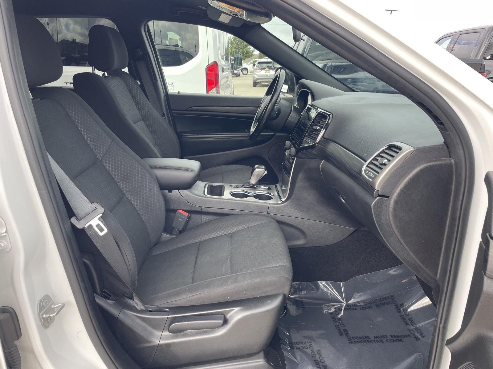 Vehicle photo 19