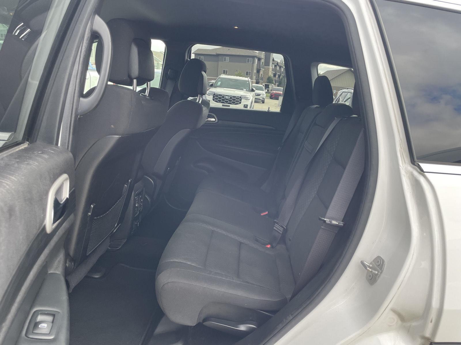 Vehicle photo 20