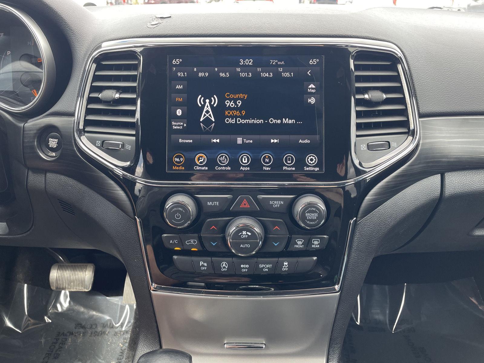 Vehicle photo 22