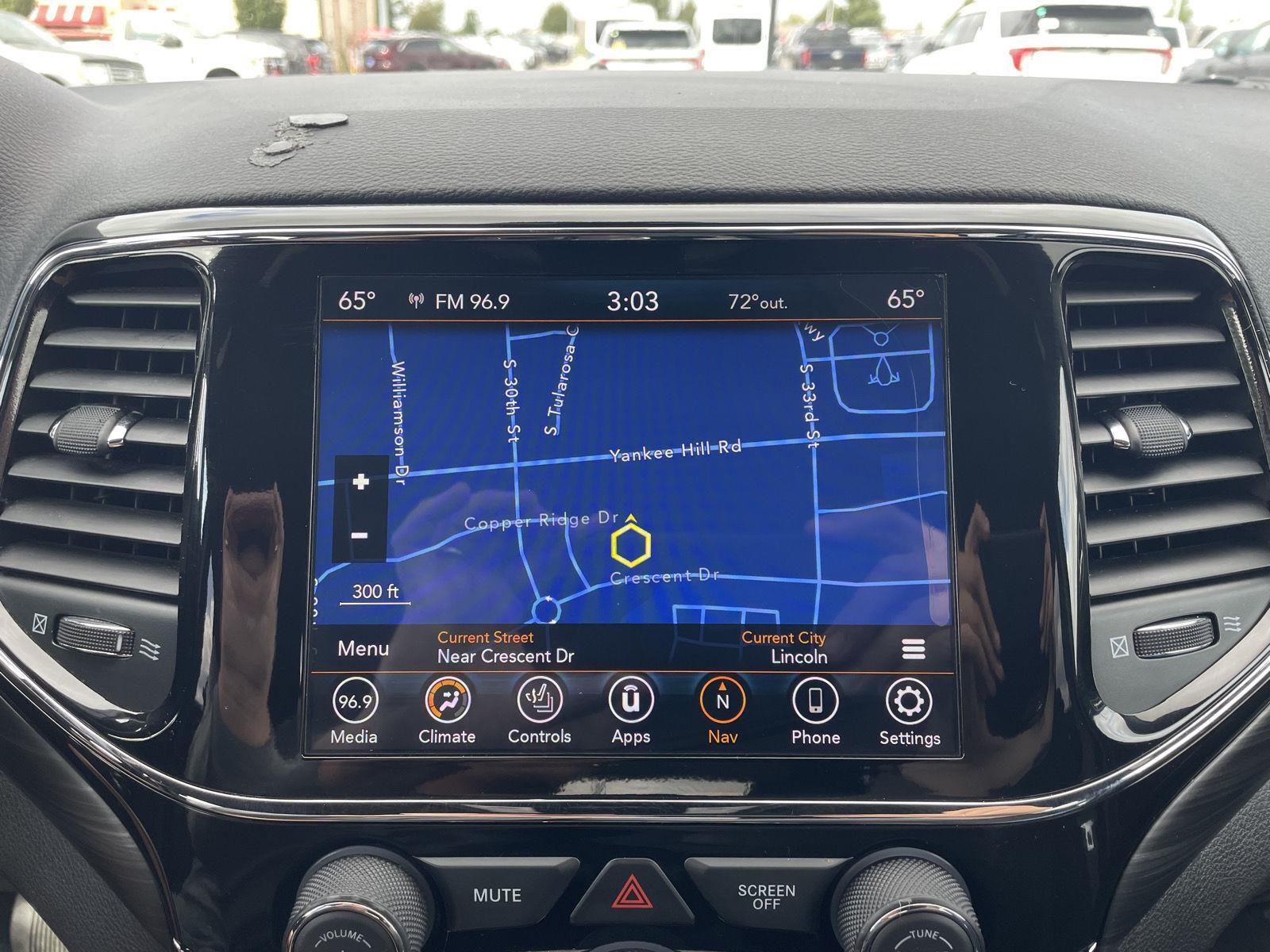 Vehicle photo 24
