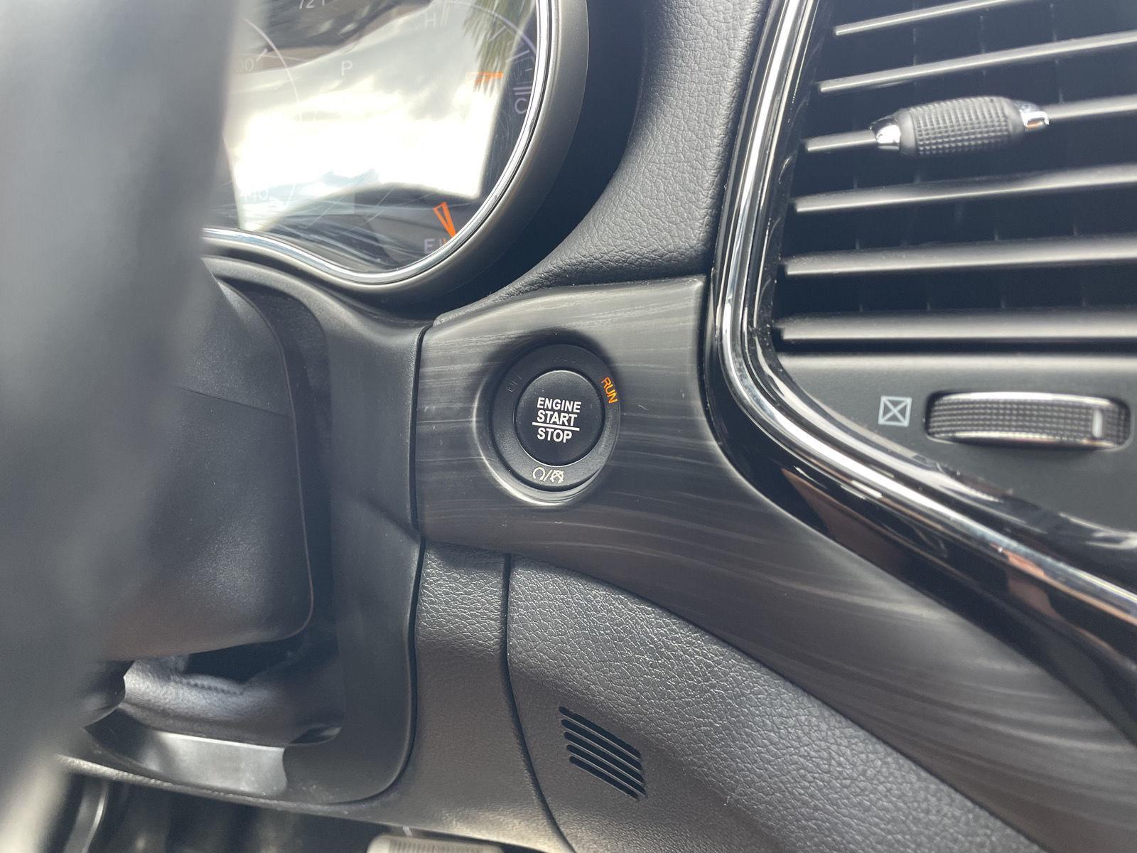 Vehicle photo 25