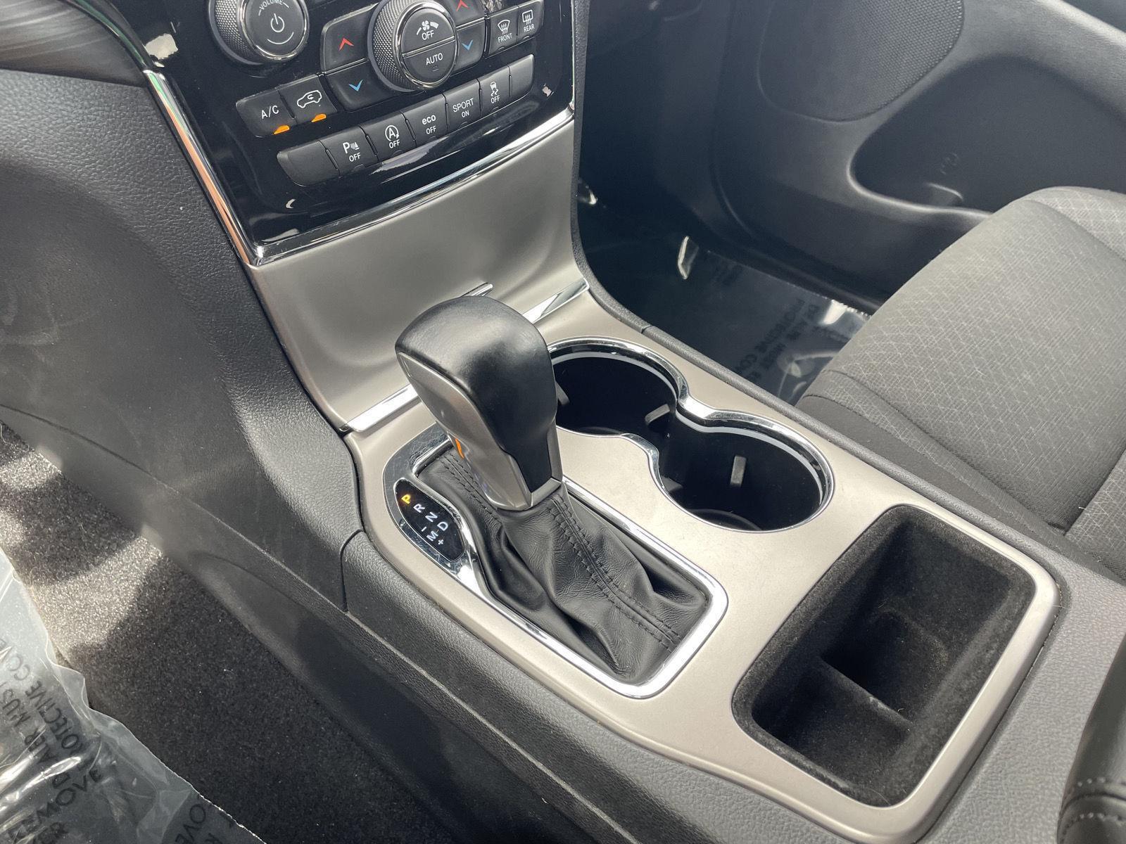 Vehicle photo 30