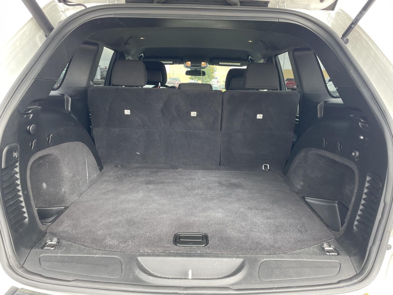 Vehicle photo 35