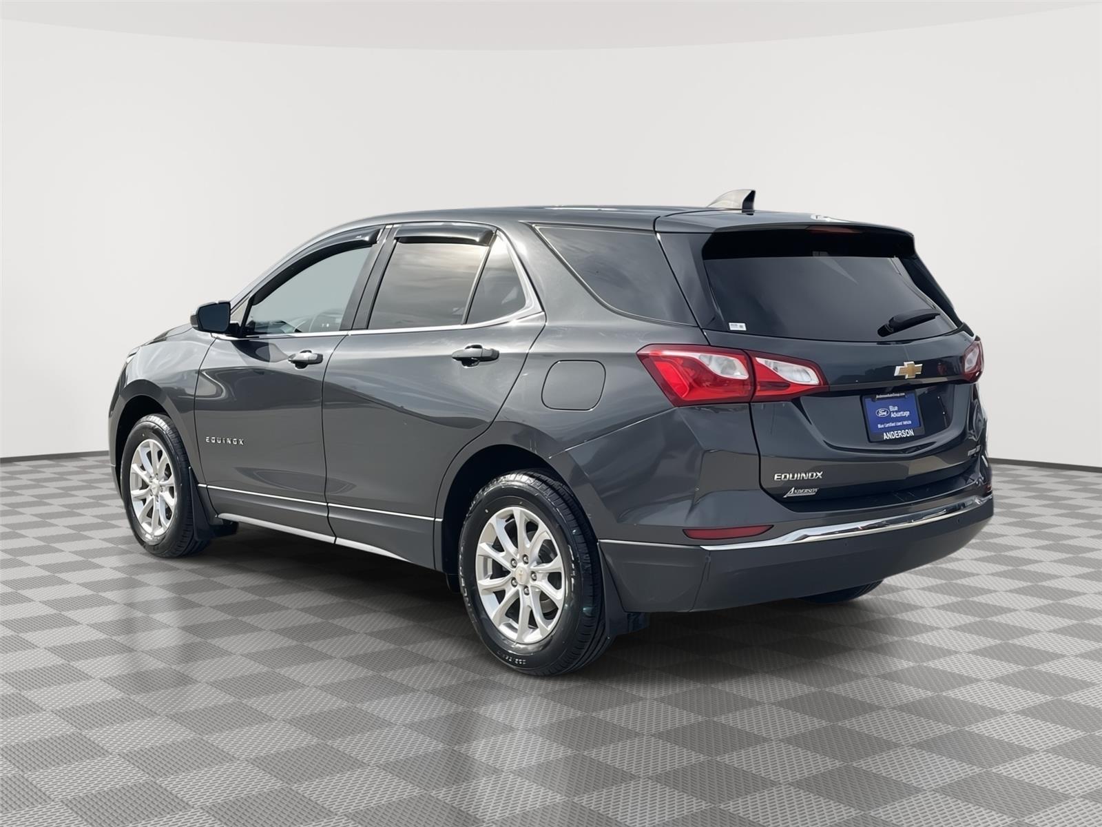 Vehicle photo 9