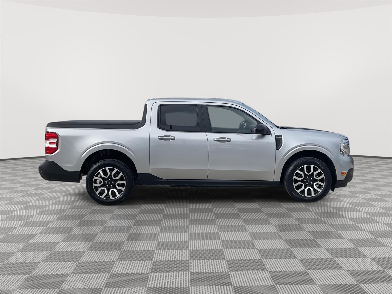 Vehicle photo 6