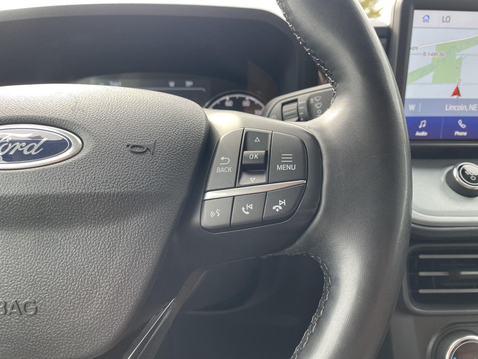 Vehicle photo 14