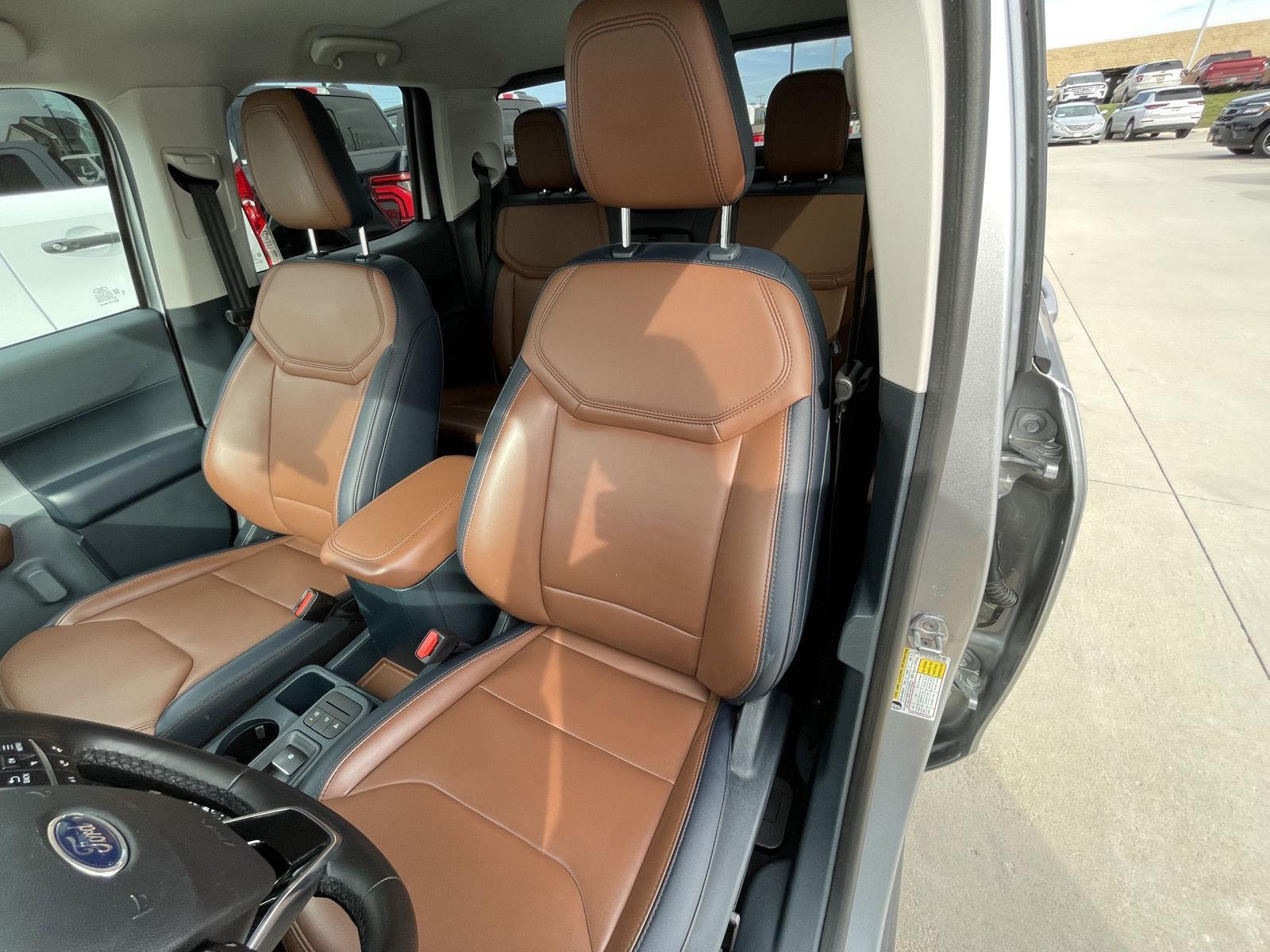 Vehicle photo 18