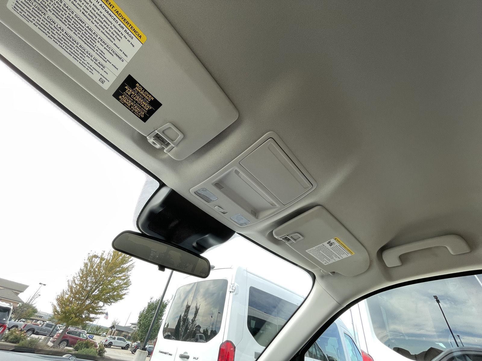 Vehicle photo 21