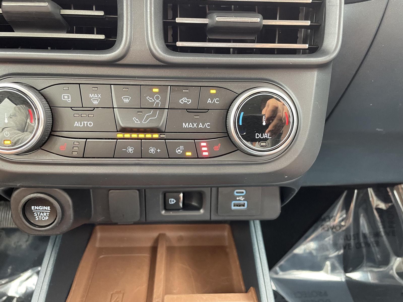 Vehicle photo 27
