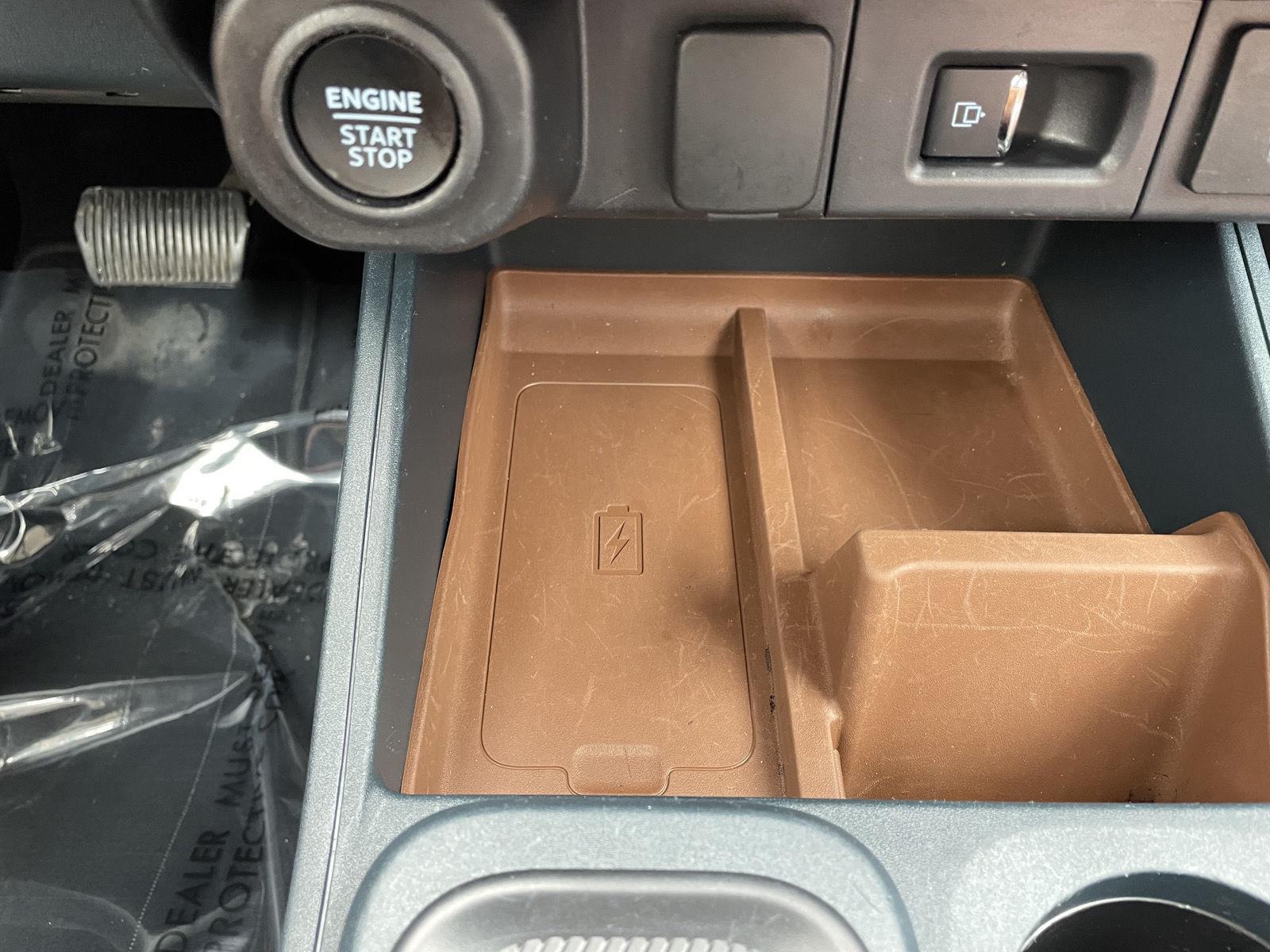Vehicle photo 29