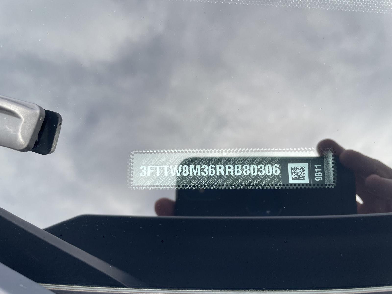 Vehicle photo 33