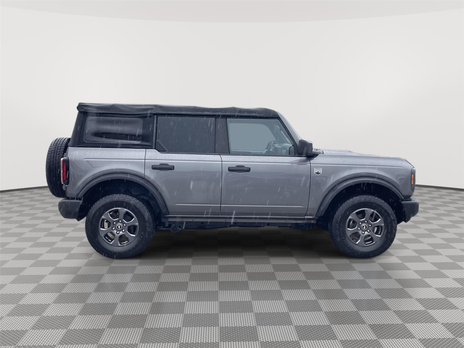 Vehicle photo 6