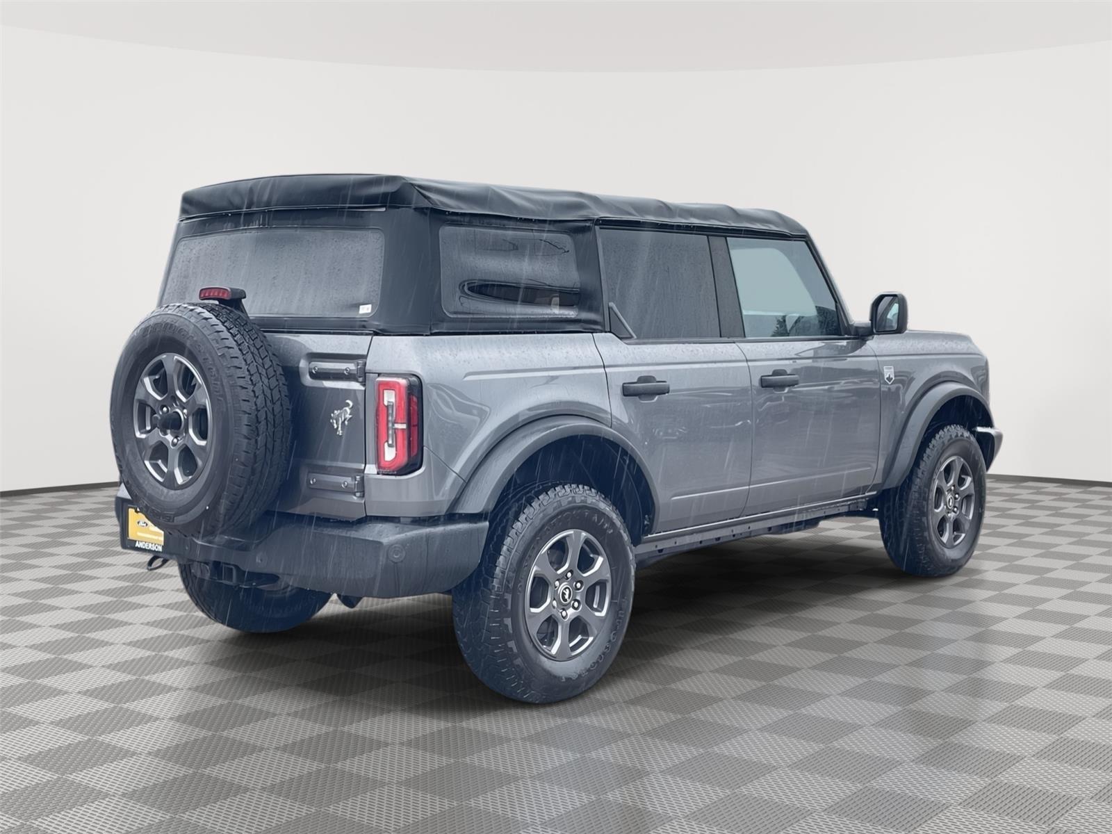 Vehicle photo 7