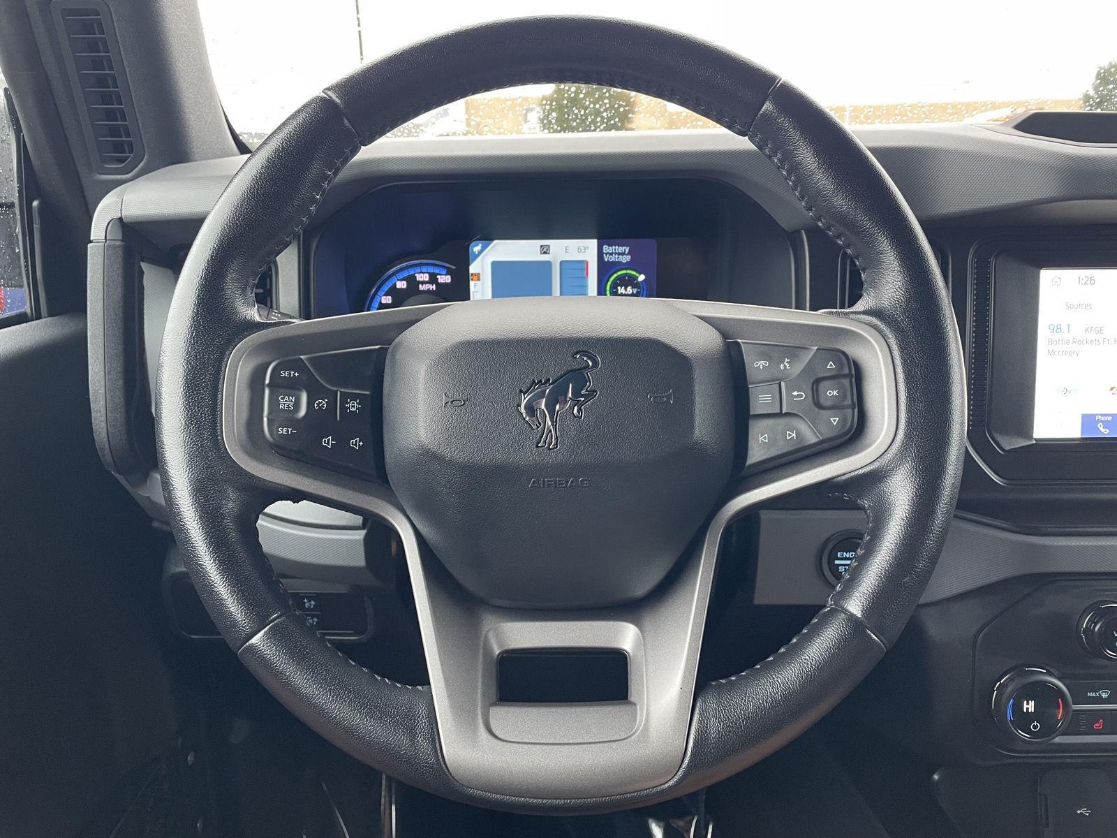 Vehicle photo 11