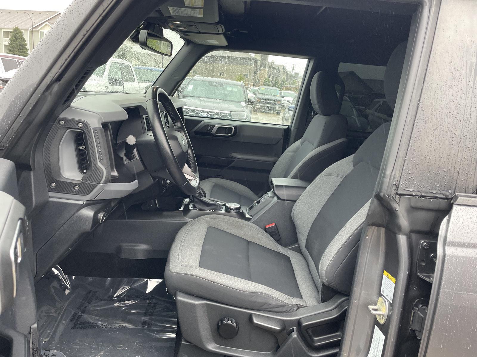 Vehicle photo 16
