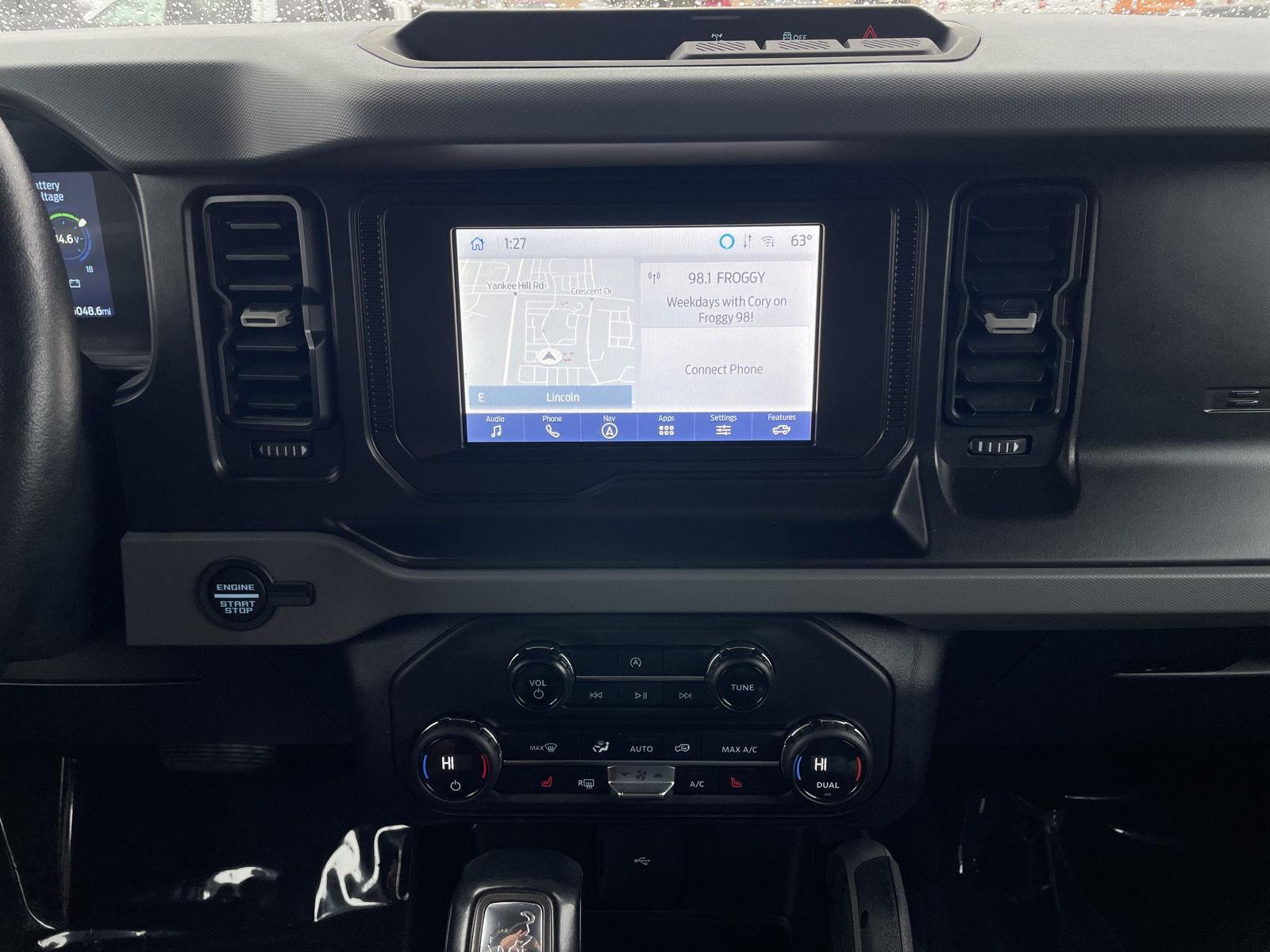 Vehicle photo 21