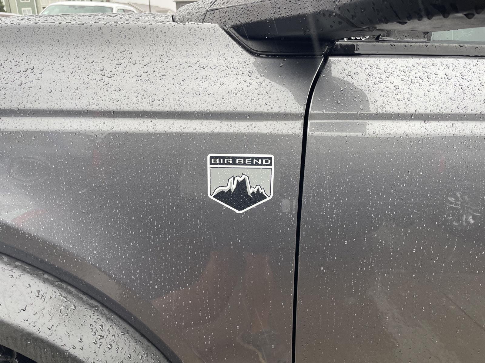 Vehicle photo 34
