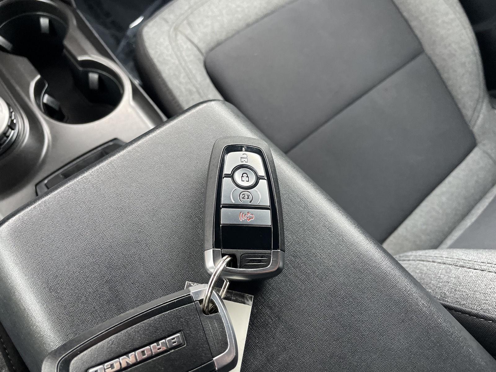 Vehicle photo 35