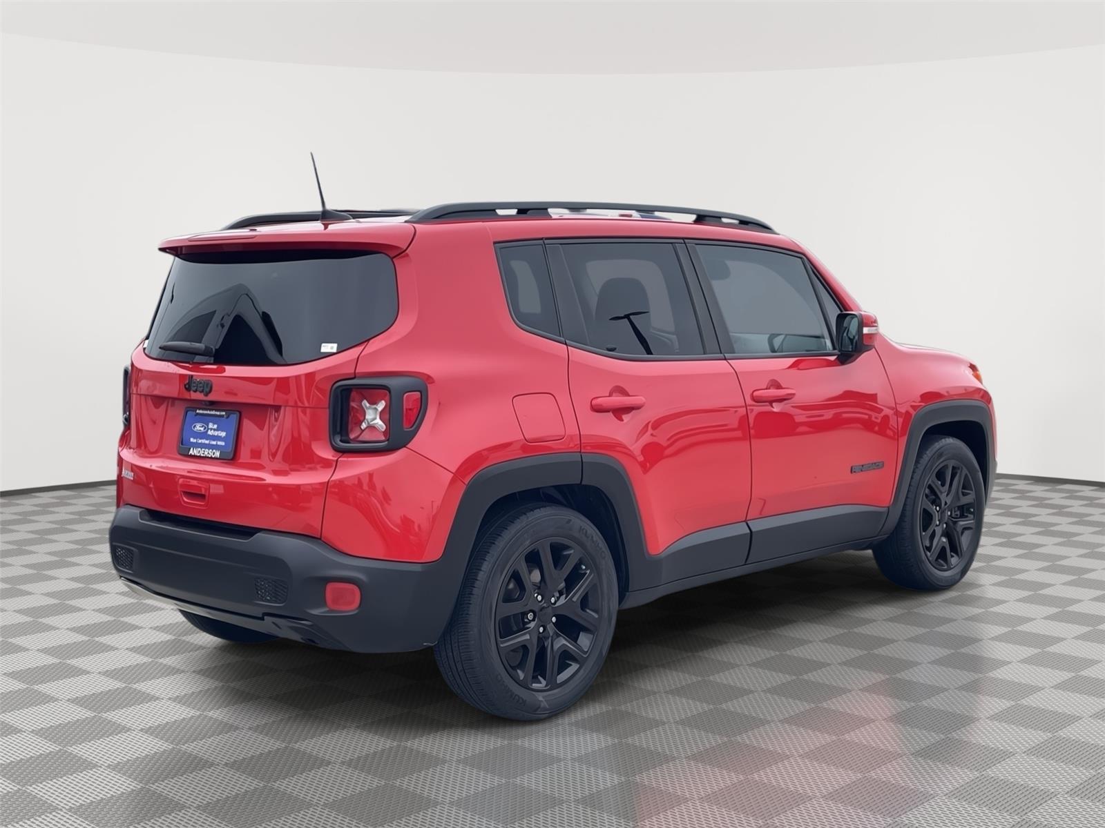 Vehicle photo 7