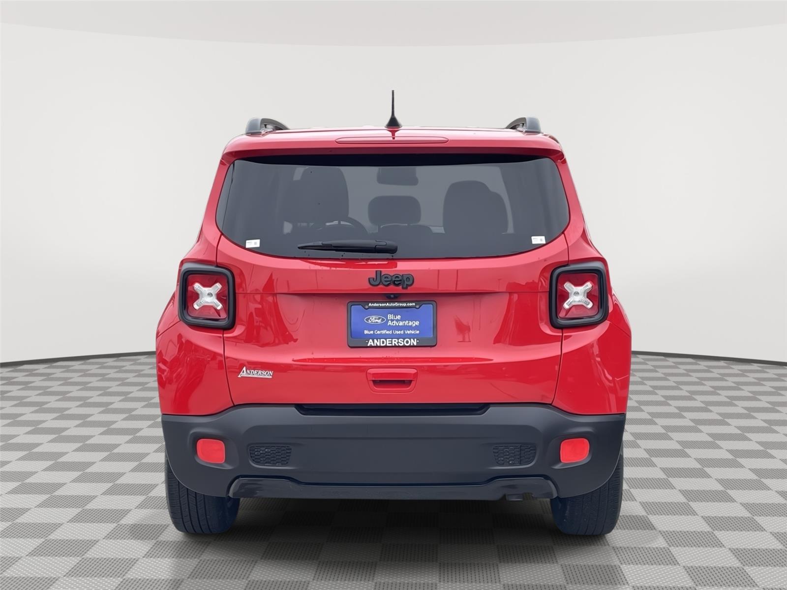 Vehicle photo 8