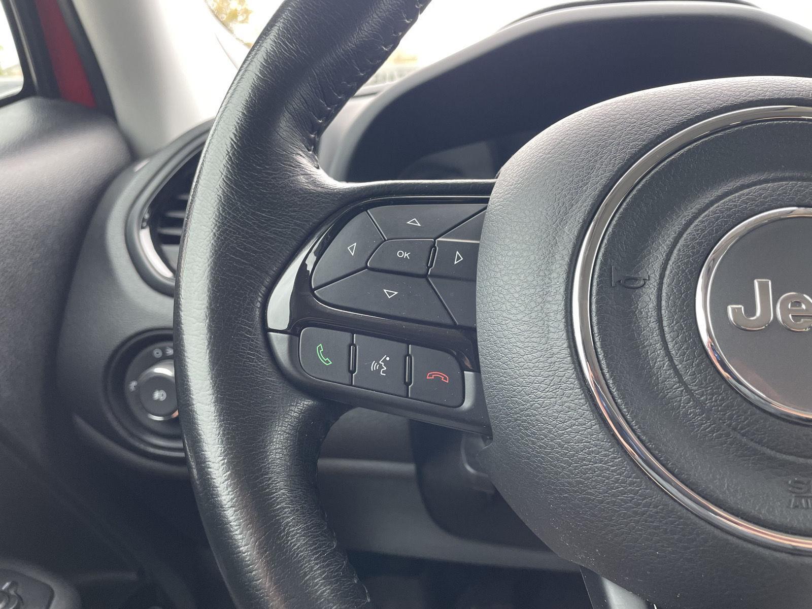 Vehicle photo 13
