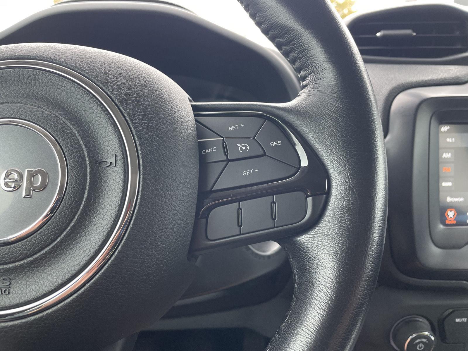 Vehicle photo 14