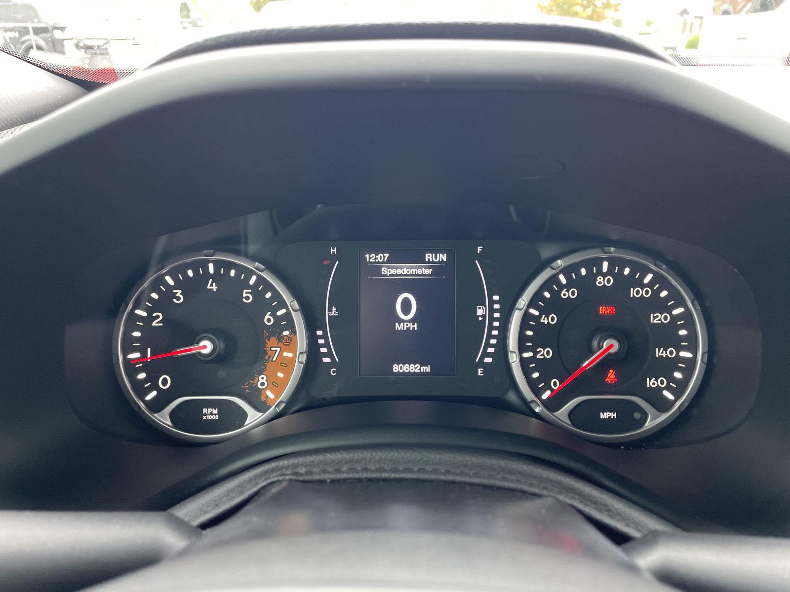 Vehicle photo 15