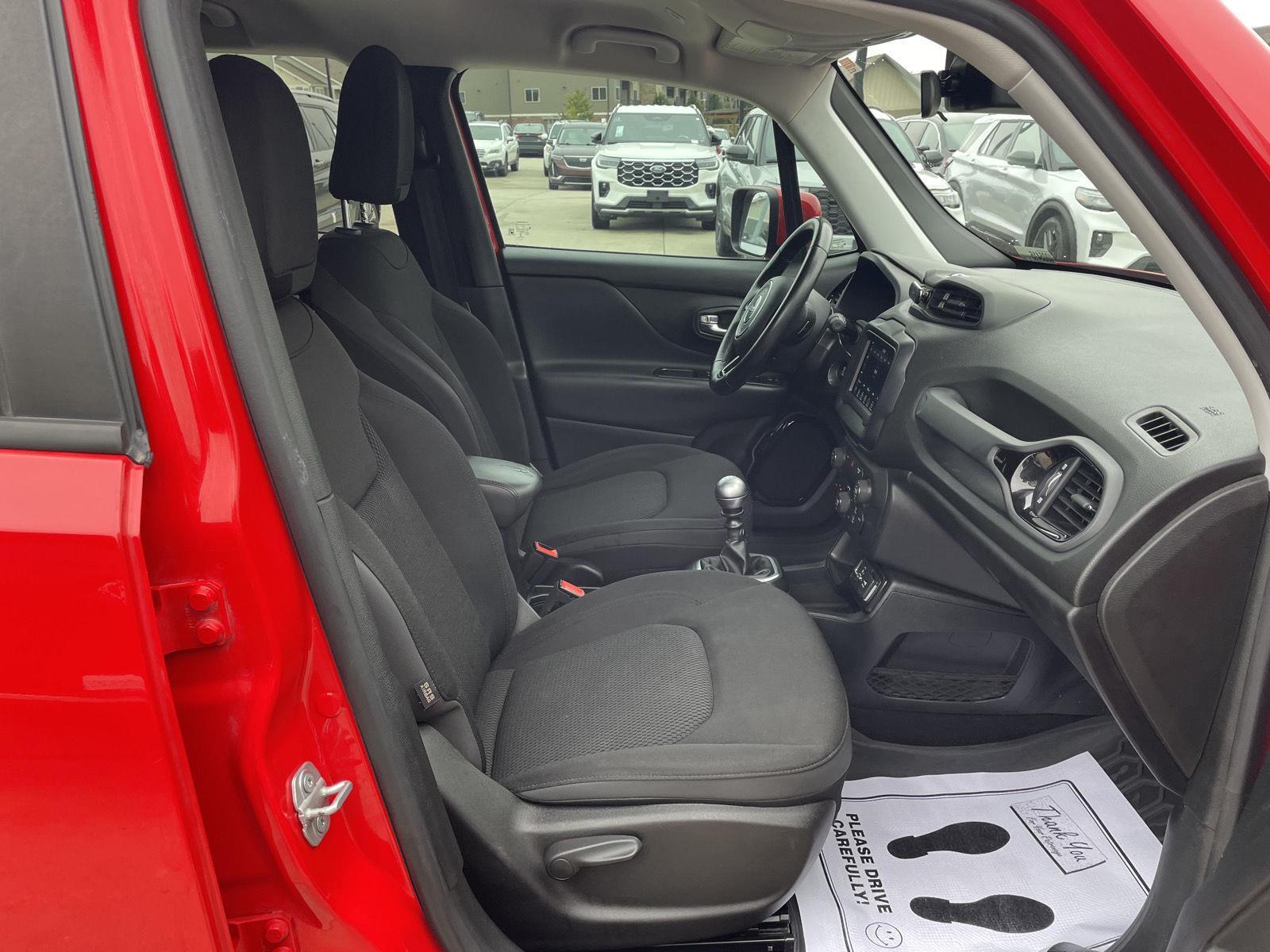 Vehicle photo 19