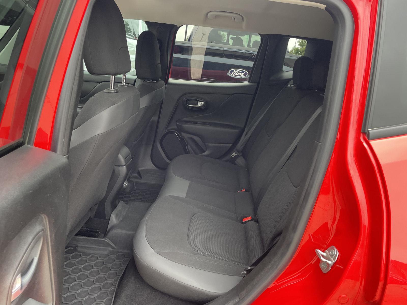 Vehicle photo 20