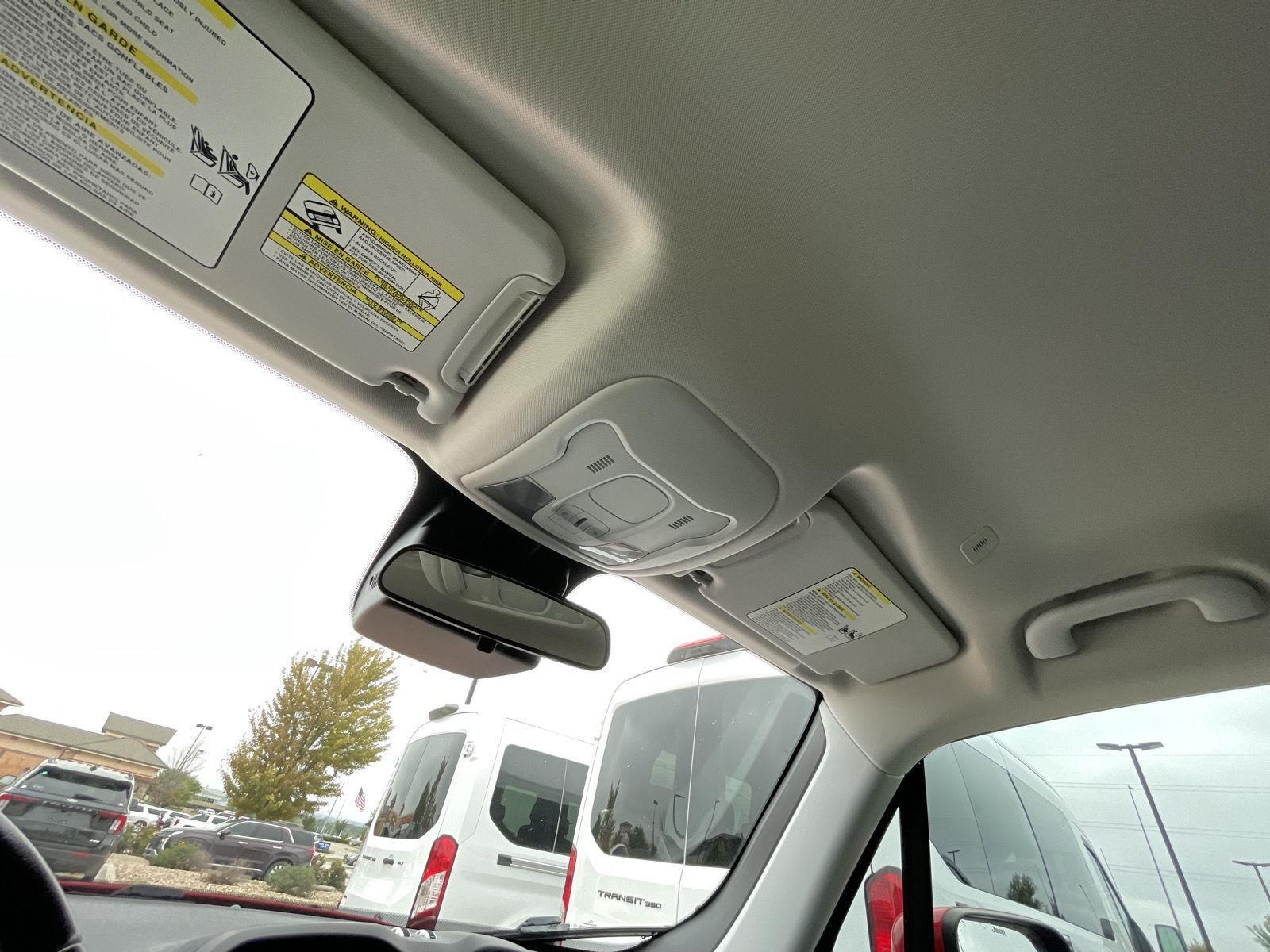 Vehicle photo 21