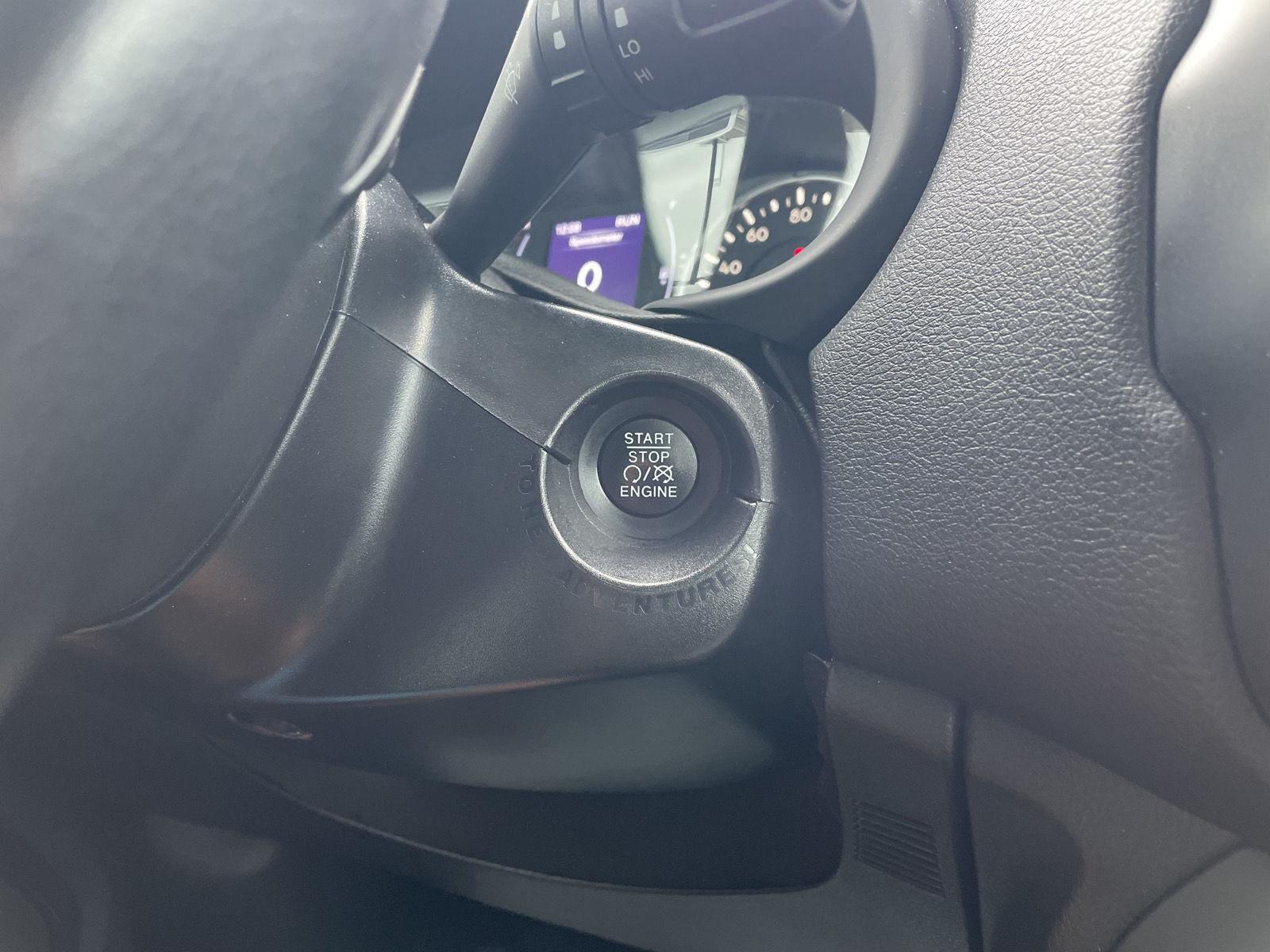 Vehicle photo 24