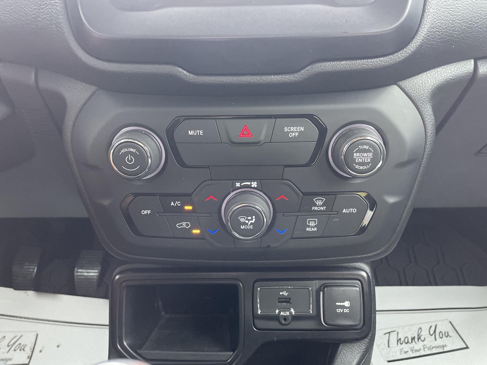 Vehicle photo 26