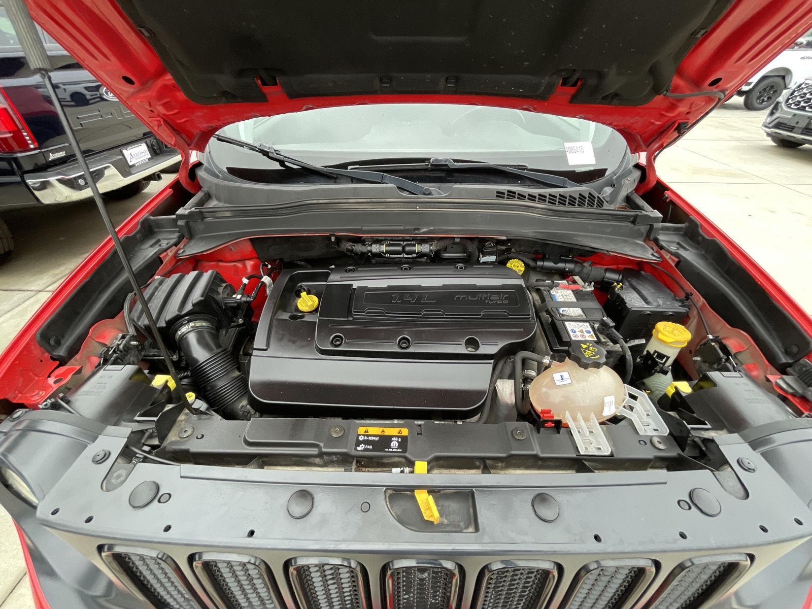 Vehicle photo 33