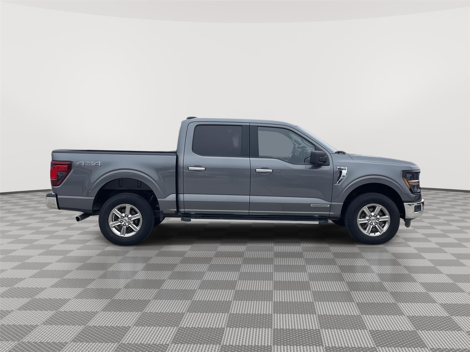 Vehicle photo 6