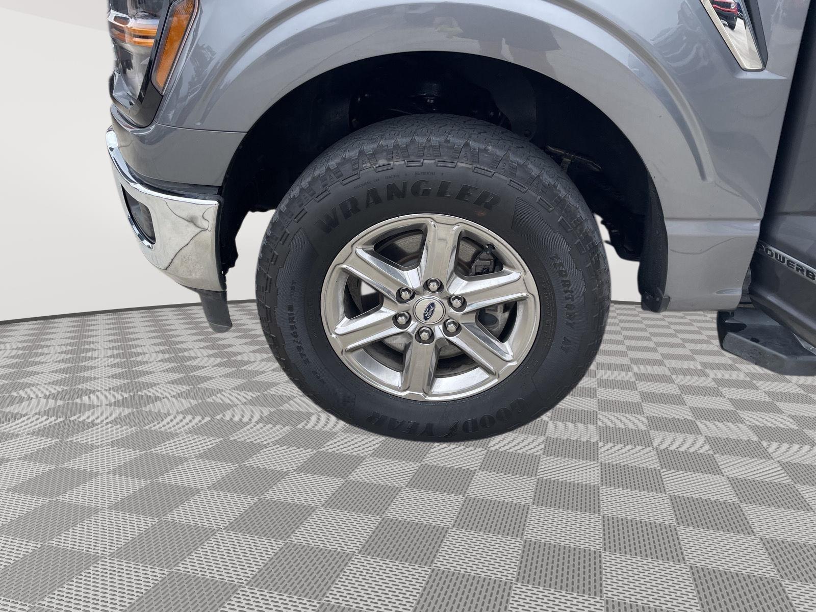 Vehicle photo 10
